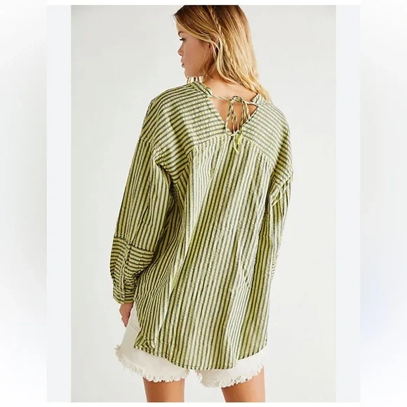 We The Free - One Of The Boys Tunic size M EUC - Picture 1 of 4